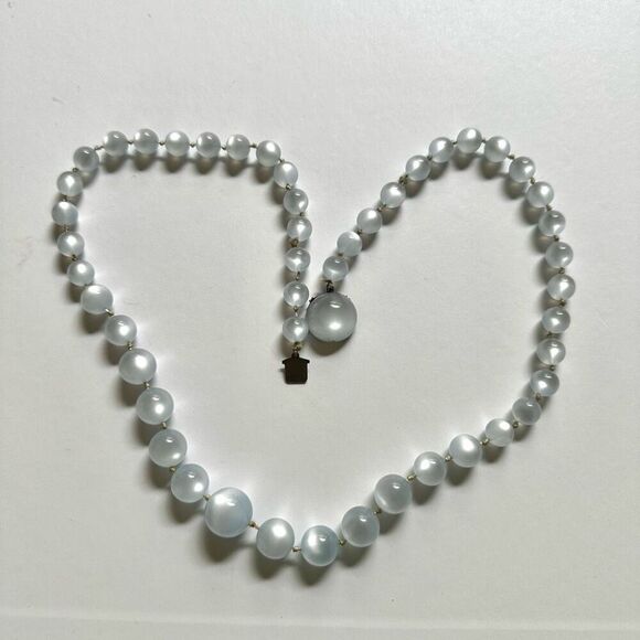 Light blue moonglow vintage necklace - Picture 9 of 11